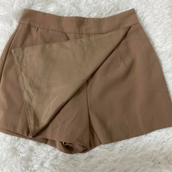 SOLD Forever 21 Contemporary Khaki Skort - Picture 2 of 5